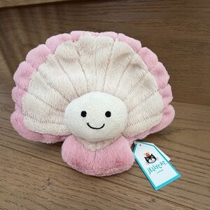 **RETIRED** Jellycat Clemmie Clam NWT